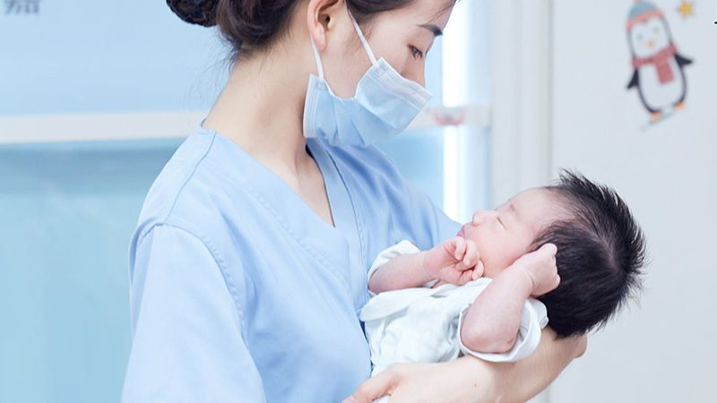 揭秘月嫂中介费：报价明细背后的真相