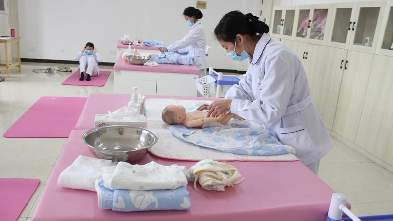 从“月嫂包一切”到细分服务：母婴护理项目到底怎么分