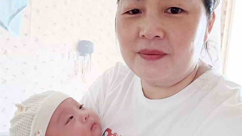 以下是一张盆底肌训练步骤图解，供新手妈妈参考：